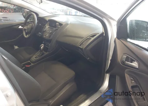 2016 Ford Focus Se z USA, uszkodzony, nr VIN 1FADP3K24GL256492